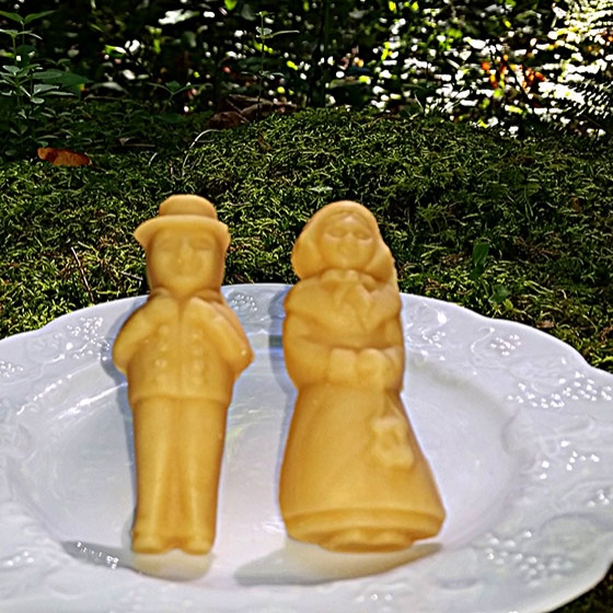 Maple Pilgrim Couple